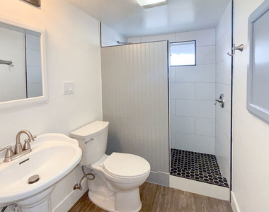 113 N Ivy Avenue - Photo Thumbnail 11