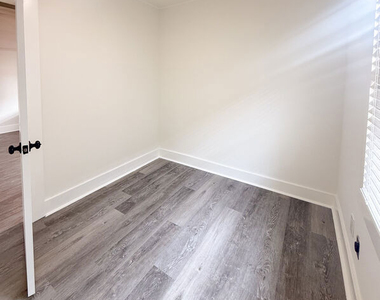 113 N Ivy Avenue - Photo Thumbnail 5
