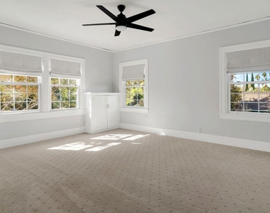 301 S Arden Boulevard - Photo Thumbnail 18