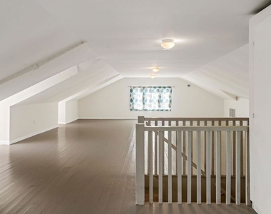 301 S Arden Boulevard - Photo Thumbnail 23