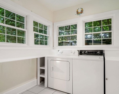 301 S Arden Boulevard - Photo Thumbnail 24