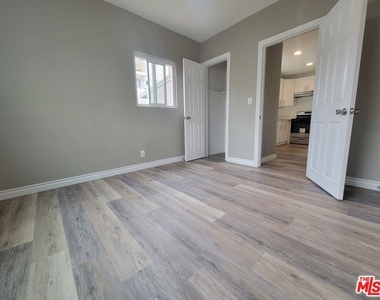 3067 Harrington Avenue - Photo Thumbnail 8