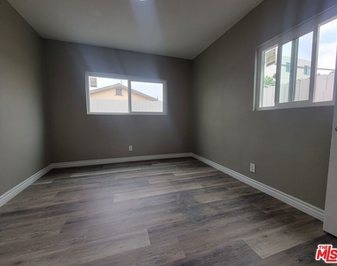 3067 Harrington Avenue - Photo Thumbnail 7