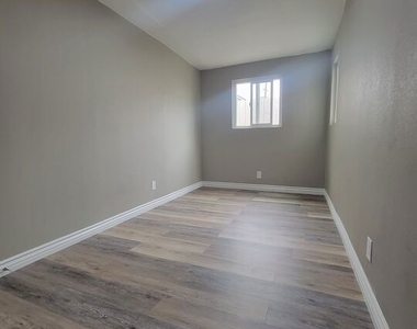 3067 Harrington Avenue - Photo Thumbnail 9