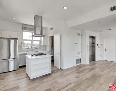 600 S La Brea Avenue - Photo Thumbnail 6