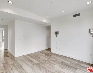 600 S La Brea Avenue - Photo Thumbnail 26