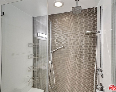 600 S La Brea Avenue - Photo Thumbnail 35
