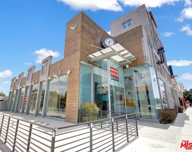 600 S La Brea Avenue - Photo Thumbnail 1