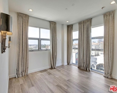 600 S La Brea Avenue - Photo Thumbnail 17