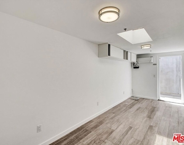 600 S La Brea Avenue - Photo Thumbnail 41