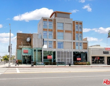 600 S La Brea Avenue - Photo Thumbnail 43