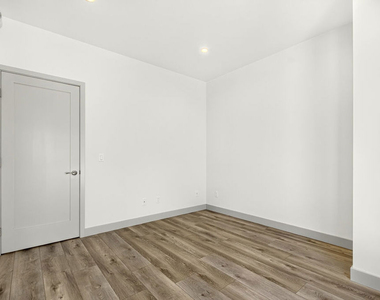 440 Palm Drive - Photo Thumbnail 19