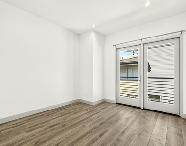 440 Palm Drive - Photo Thumbnail 17