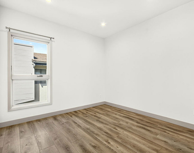 440 Palm Drive - Photo Thumbnail 14