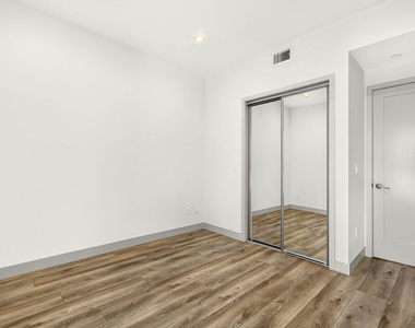 440 Palm Drive - Photo Thumbnail 15