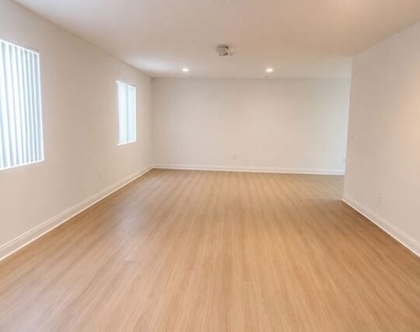 227 E 103rd Street - Photo Thumbnail 2