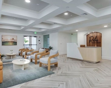 344 S Hauser Boulevard - Photo Thumbnail 10
