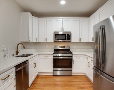 344 S Hauser Boulevard - Photo Thumbnail 1