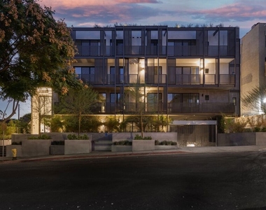 829 Larrabee Street - Photo Thumbnail 12