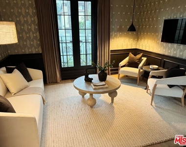 888 Toulon Drive - Photo Thumbnail 18