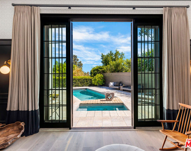 888 Toulon Drive - Photo Thumbnail 6