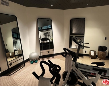888 Toulon Drive - Photo Thumbnail 28