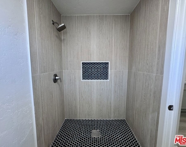 2863 Carmar Way - Photo Thumbnail 24