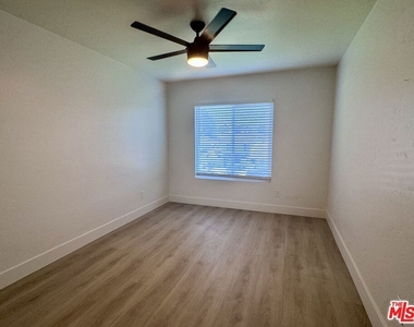 2863 Carmar Way - Photo Thumbnail 33