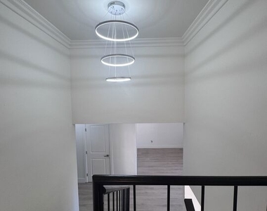 2863 Carmar Way - Photo Thumbnail 30