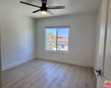 2863 Carmar Way - Photo Thumbnail 18