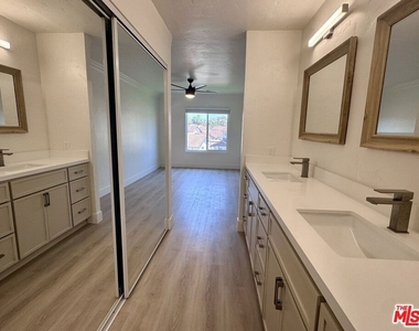 2863 Carmar Way - Photo Thumbnail 23