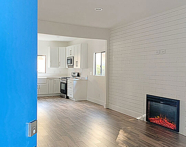 532 El Dorado Street - Photo Thumbnail 5