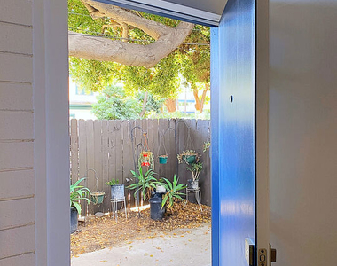 532 El Dorado Street - Photo Thumbnail 6