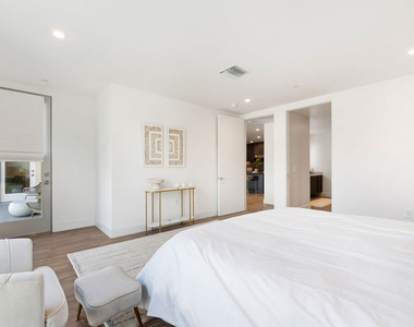 728 N Sweetzer Avenue - Photo Thumbnail 14