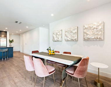 728 N Sweetzer Avenue - Photo Thumbnail 5