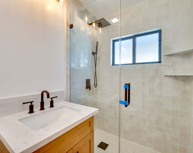 926 N Spaulding Avenue - Photo Thumbnail 8