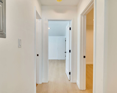 926 N Spaulding Avenue - Photo Thumbnail 5