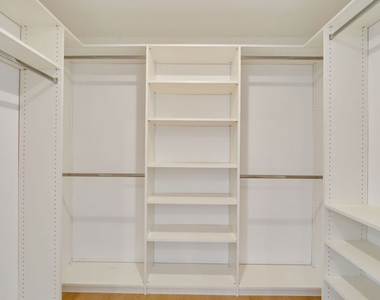 926 N Spaulding Avenue - Photo Thumbnail 10