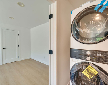 926 N Spaulding Avenue - Photo Thumbnail 8
