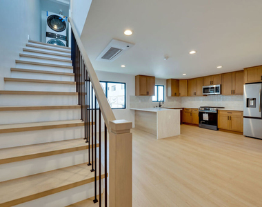 926 N Spaulding Avenue - Photo Thumbnail 6