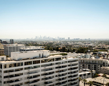7250 Franklin Avenue - Photo Thumbnail 24