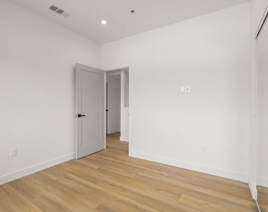 4527 W 17th Street - Photo Thumbnail 24