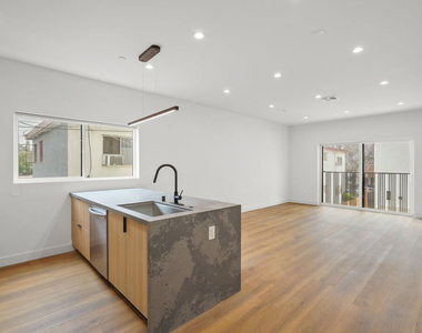 4527 W 17th Street - Photo Thumbnail 5