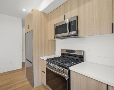 4527 W 17th Street - Photo Thumbnail 7