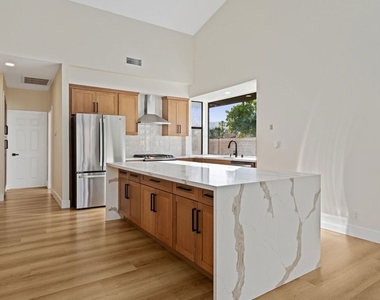 70895 Ironwood Drive - Photo Thumbnail 8