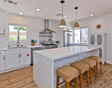 375 W Sunview Avenue - Photo Thumbnail 19