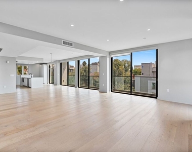 1621 Malcolm Avenue - Photo Thumbnail 7