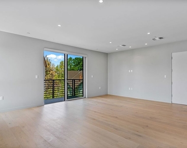 1621 Malcolm Avenue - Photo Thumbnail 29