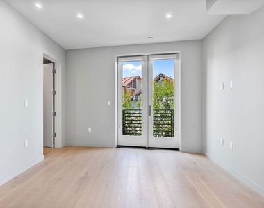 1621 Malcolm Avenue - Photo Thumbnail 32