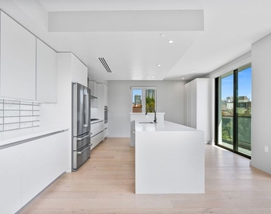 1621 Malcolm Avenue - Photo Thumbnail 12